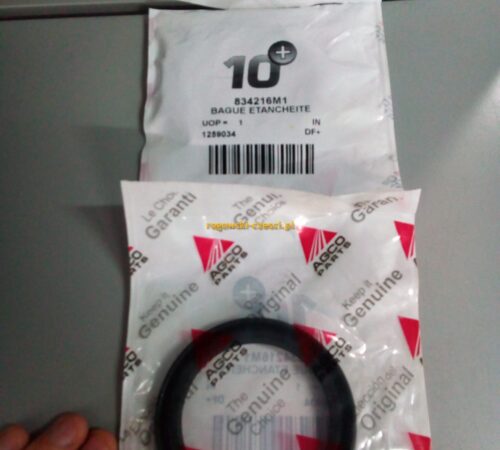 Uszczelniacz Massey Ferguson 834216M1